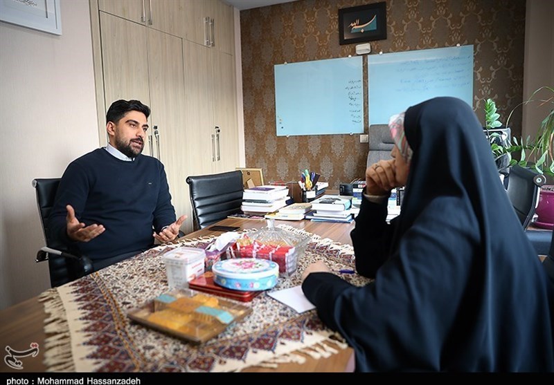 فکر مهاجرت از دانشگاه ها به مدارس کشیده شده است/ ایرانیان خارج از کشور چطور می توانند مسئله سربازی شان را حل کنند؟/ گفتگو با سید علی حسینی