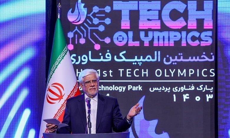 به یک حرکت جهادی و با نشاط نیاز داریم/ در دستاورد‌های دفاعی دست برتر را داریم، اما در صنایع خودروسازی چه کار کرده ایم؟
