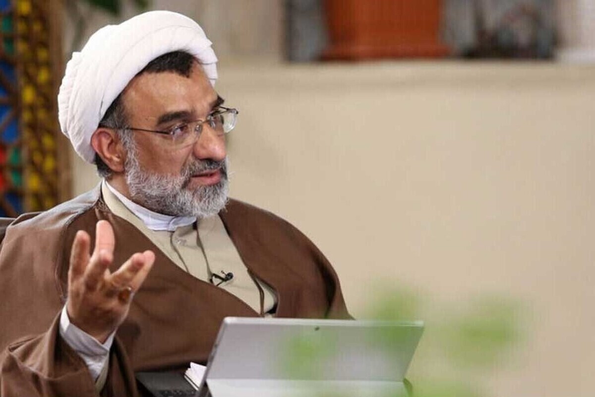برخی می‌گویند «حجاب» ساخته دست روحانیون است